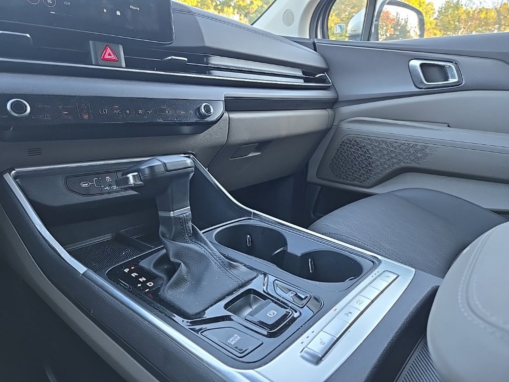 Certified 2026 Kia Carnival EX FWD image 24