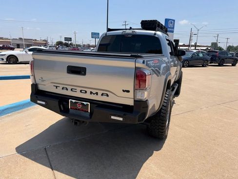 Used 2022 Toyota Tacoma TRD Off-Road w/ Technology Package AWD/4WD image 12