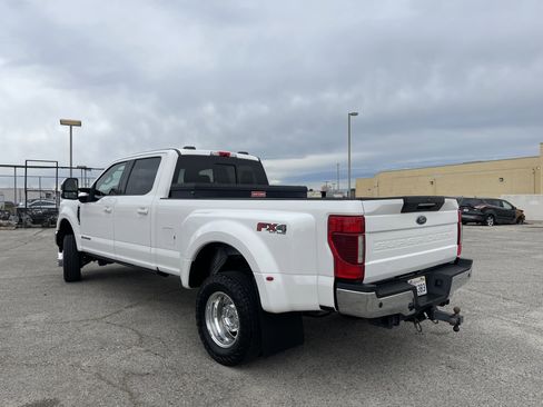 Used 2020 Ford F350 Lariat w/ Lariat Ultimate Package image 3