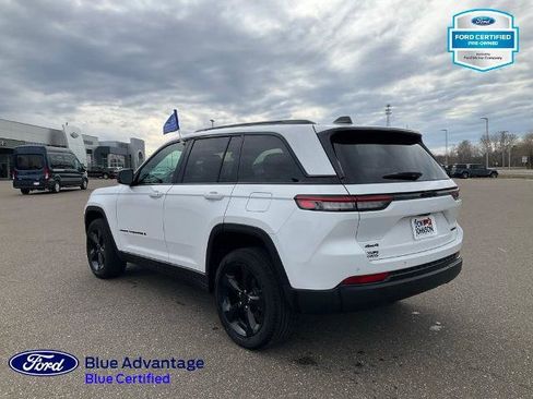 Used 2025 Jeep Grand Cherokee Limited w/ Black Appearance Package AWD/4WD image 25