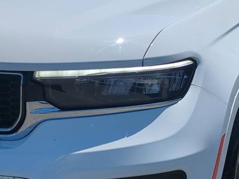 Used 2023 Jeep Grand Cherokee Overland w/ Luxury Tech Group IV image 25