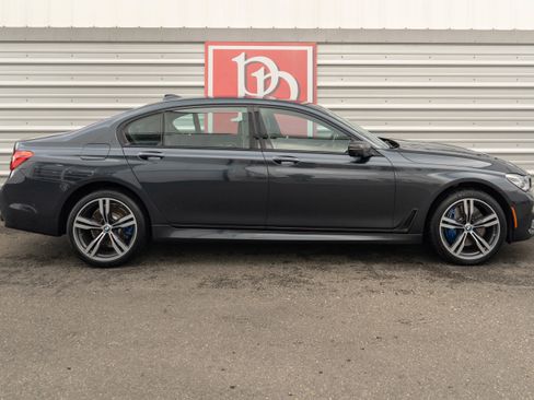 Used 2018 BMW 750i image 50