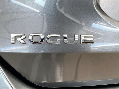 Used 2017 Nissan Rogue SV FWD image 10