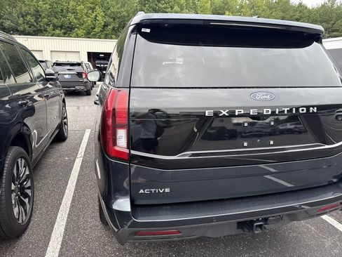 Used 2025 Ford Expedition Active AWD/4WD image 17