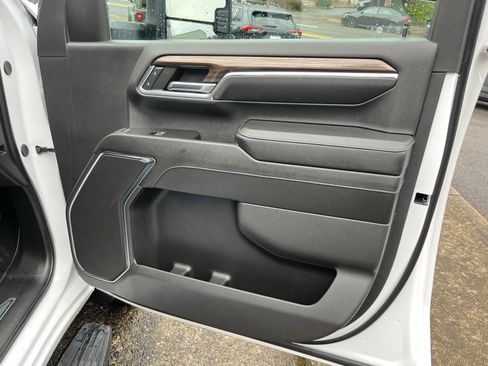 Used 2024 Chevrolet Silverado 2500 LT AWD/4WD image 19