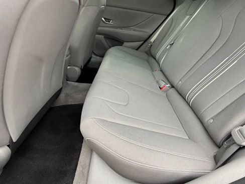 Used 2023 Hyundai Elantra SEL FWD image 13