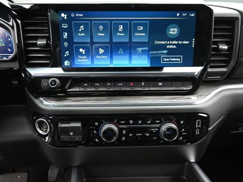 Used 2024 Chevrolet Silverado 1500 LTZ image 18