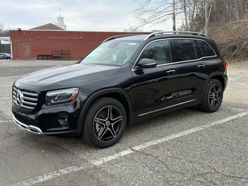 New 2026 Mercedes-Benz GLB 250 4MATIC image 3