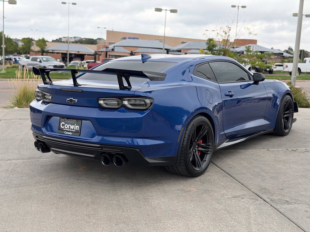 Used 2019 Chevrolet Camaro ZL1 RWD image 9