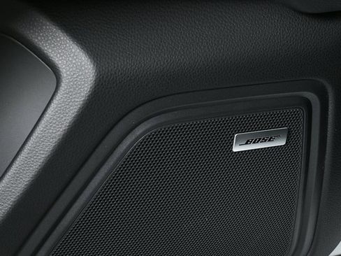 New 2025 Porsche Macan image 7