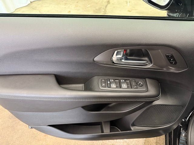 New 2026 Chrysler Pacifica Select w/ S Appearance Package FWD image 14