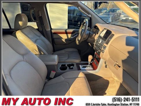 Used 2012 Nissan Pathfinder LE image 28