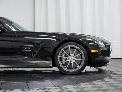 Used 2011 Mercedes-Benz SLS AMG Coupe image 9