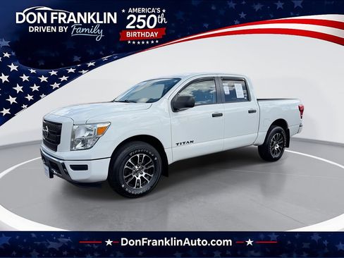 Used 2022 Nissan Titan SV AWD/4WD image 1