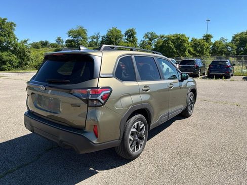 Used 2025 Subaru Forester Premium w/ Convenience Package #1 AWD/4WD image 6