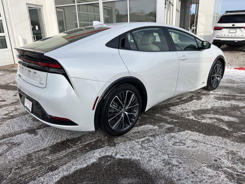 Used 2025 Toyota Prius XLE image 24