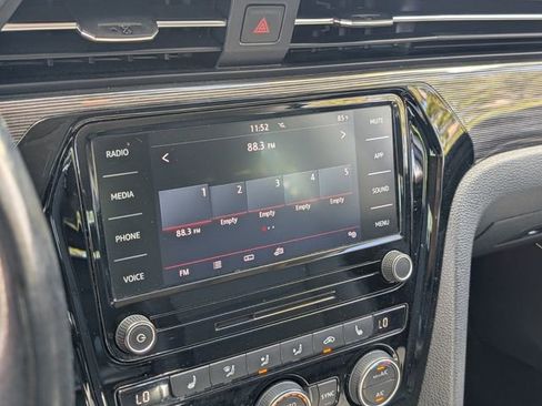 Used 2020 Volkswagen Passat 2.0T R-Line image 25