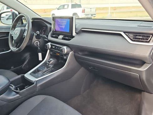 Used 2023 Toyota RAV4 LE AWD/4WD image 19