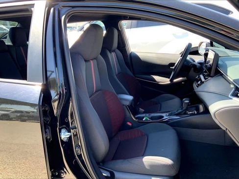 Used 2025 Toyota Corolla SE FWD image 9