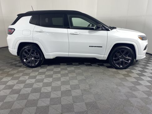 Used 2025 Jeep Compass Limited w/ High Altitude Package AWD/4WD image 7