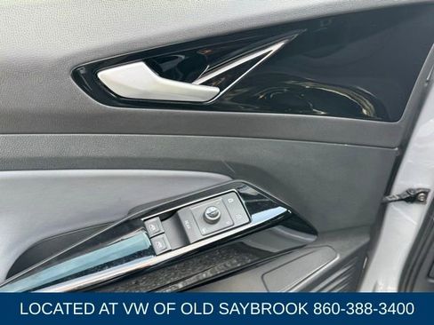 Certified 2022 Volkswagen ID.4 Pro AWD/4WD image 32