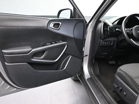 Used 2023 Kia Soul EX FWD image 17