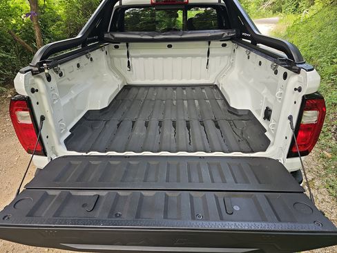 Used 2023 GMC Canyon Elevation w/ LPO, Sports Bar Package RWD image 8