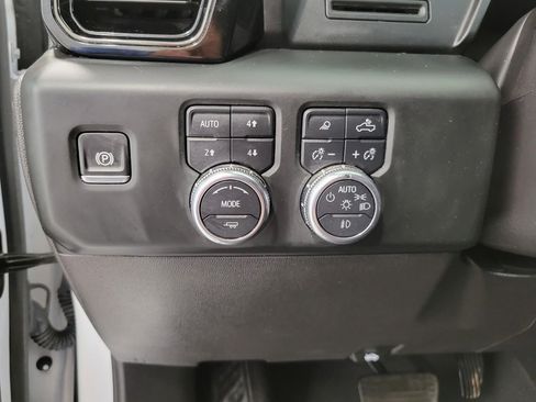 Used 2024 GMC Sierra 1500 AT4 w/ AT4 Preferred Package AWD/4WD image 39