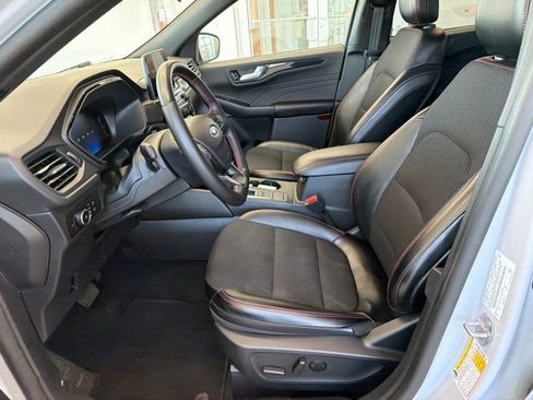 Used 2025 Ford Escape ST-Line Select AWD/4WD image 8