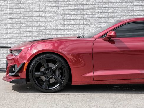 Used 2016 Chevrolet Camaro SS RWD image 11