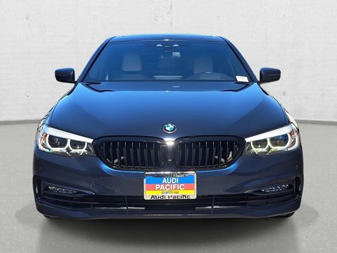 Used 2018 BMW 530i image 2