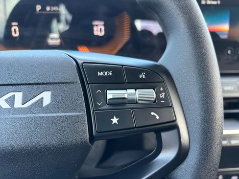 Used 2025 Kia K4 FWD image 19