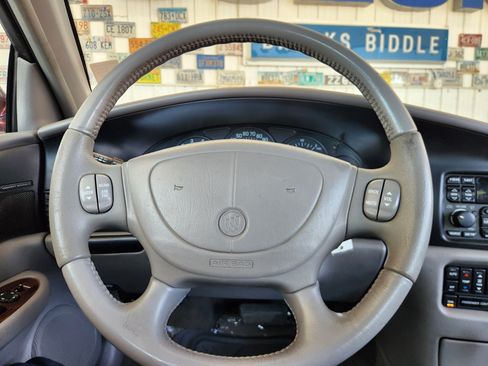 Used 2000 Buick Regal LS w/ Prestige Pkg FWD image 9