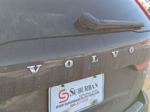 Used 2019 Volvo XC60 T6 Momentum w/ Multimedia Package image 2