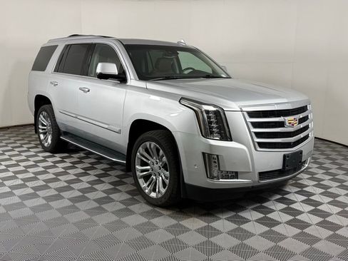 Used 2020 Cadillac Escalade Premium Luxury image 1