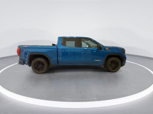 Used 2022 GMC Sierra 1500 Elevation w/ X31 Off-Road Package AWD/4WD image 9