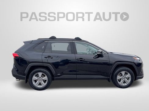 Certified 2022 Toyota RAV4 XLE image 9