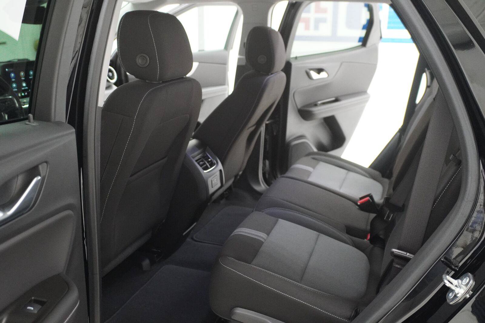 Used 2024 Chevrolet Blazer LT w/ Convenience Package FWD image 12