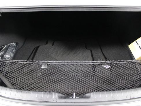 Used 2025 Hyundai Elantra SEL image 15