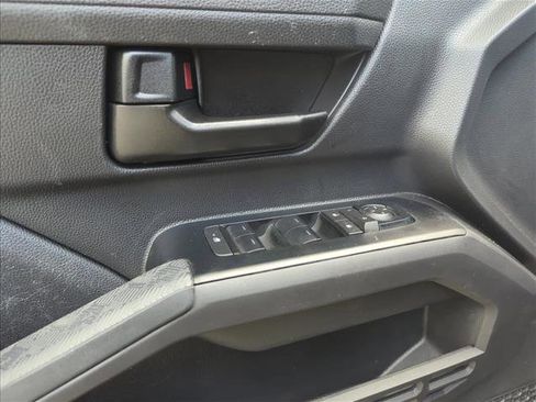 Certified 2025 Toyota Tacoma SR AWD/4WD image 8