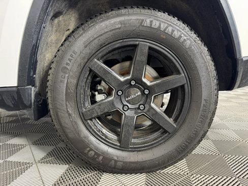 Used 2019 Jeep Grand Cherokee Limited w/ Luxury Group II AWD/4WD image 48