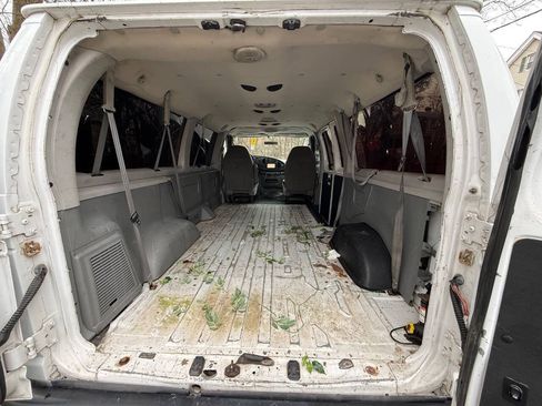 Used 2007 Ford E-350 and Econoline 350 XLT RWD image 9
