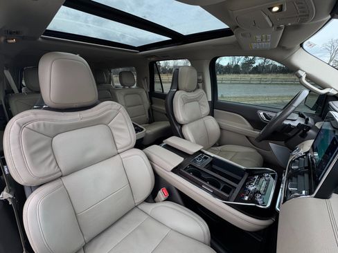 Used 2024 Lincoln Navigator L Reserve image 20