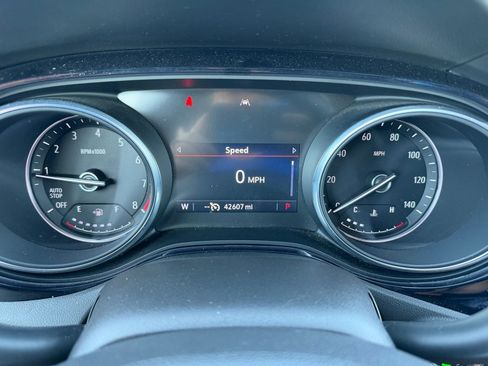 Used 2022 Buick Encore GX Select w/ Sport Touring Package FWD image 17