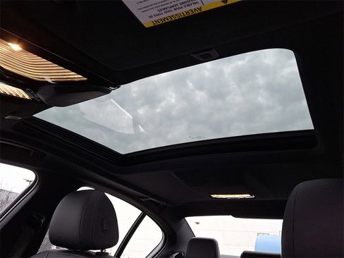 Certified 2023 BMW 530i xDrive w/ Premium Package image 15