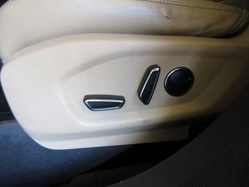 Used 2016 Ford Explorer XLT w/ Equipment Group 202A image 12