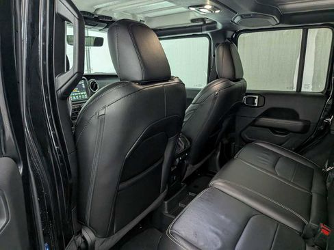 Used 2023 Jeep Wrangler Sahara w/ Cold Weather Group image 18