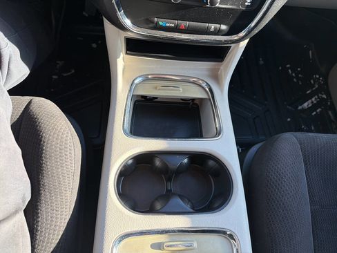 Used 2014 Dodge Grand Caravan SXT image 16