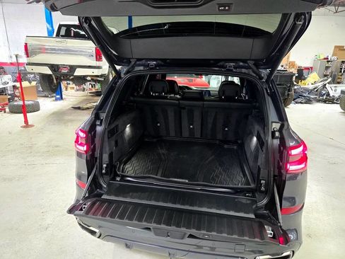 Used 2020 BMW X5 M50i image 16