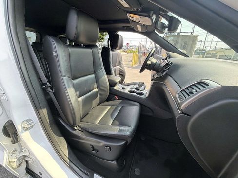 Used 2020 Jeep Grand Cherokee Limited AWD/4WD image 22